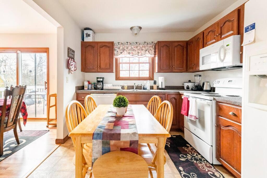 Cheerful Pocono Home Away From Home Albrightsville Екстериор снимка