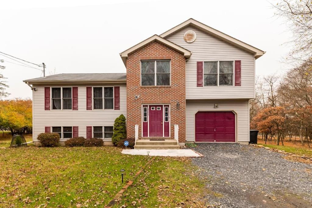Cheerful Pocono Home Away From Home Albrightsville Екстериор снимка