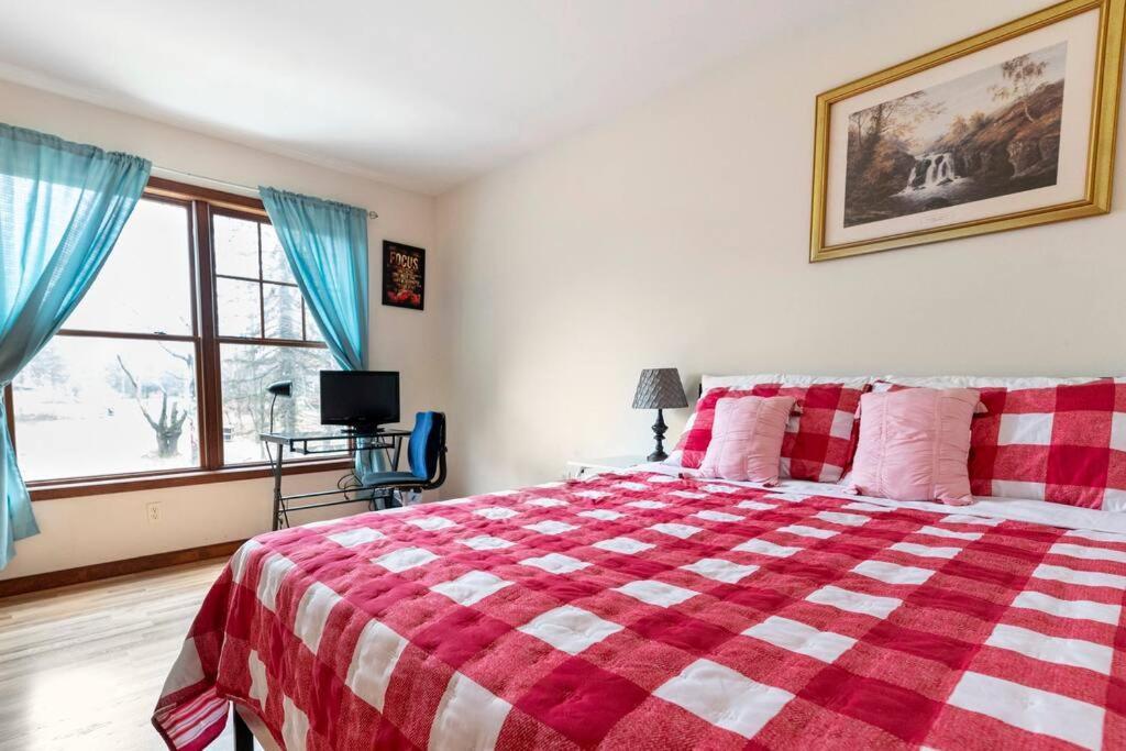 Cheerful Pocono Home Away From Home Albrightsville Екстериор снимка