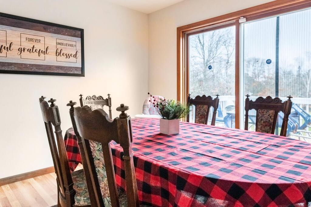 Cheerful Pocono Home Away From Home Albrightsville Екстериор снимка